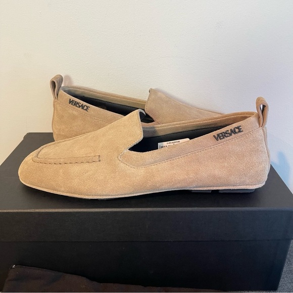 Versace Men’s Villa Leather Drivers Shoes in Sand,  Size 8 - NWT main image 9